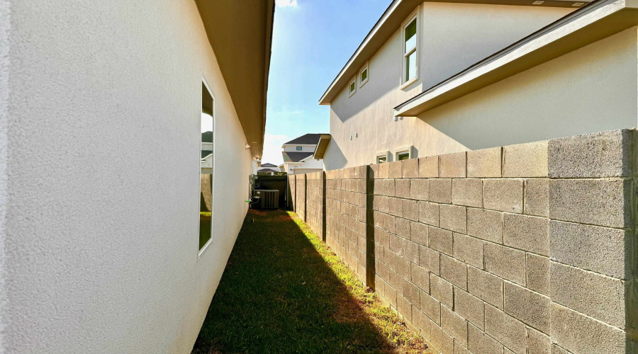 1511 Eagles LN, LAREDO, Texas 78045, 3 Bedrooms Bedrooms, 6 Rooms Rooms,2 BathroomsBathrooms,Residential,For Rent,1511 Eagles LN,20261107