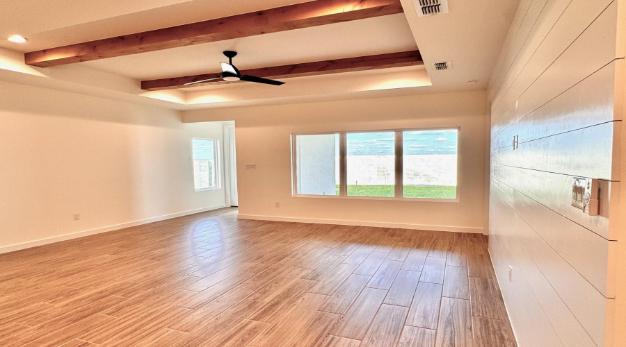 1511 Eagles LN, LAREDO, Texas 78045, 3 Bedrooms Bedrooms, 6 Rooms Rooms,2 BathroomsBathrooms,Residential,For Rent,1511 Eagles LN,20261107