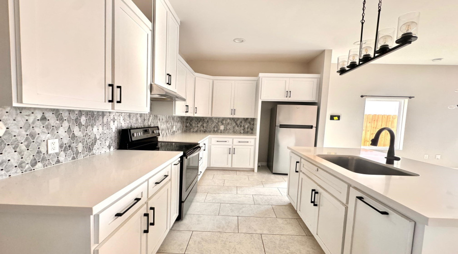 1426 Los Estribos Dr., LAREDO, Texas 78046, 3 Bedrooms Bedrooms, 5 Rooms Rooms,2 BathroomsBathrooms,Residential,For Rent,1426 Los Estribos Dr.,20261113