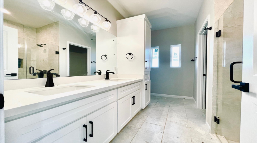 1426 Los Estribos Dr., LAREDO, Texas 78046, 3 Bedrooms Bedrooms, 5 Rooms Rooms,2 BathroomsBathrooms,Residential,For Rent,1426 Los Estribos Dr.,20261113