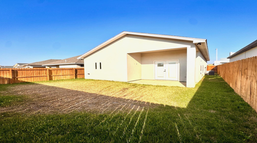 1426 Los Estribos Dr., LAREDO, Texas 78046, 3 Bedrooms Bedrooms, 5 Rooms Rooms,2 BathroomsBathrooms,Residential,For Rent,1426 Los Estribos Dr.,20261113