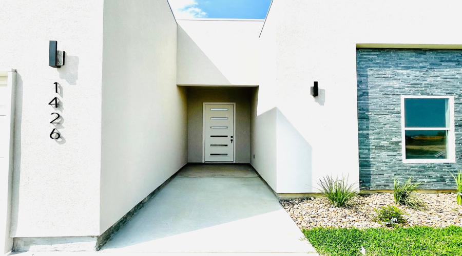 1426 Los Estribos Dr., LAREDO, Texas 78046, 3 Bedrooms Bedrooms, 5 Rooms Rooms,2 BathroomsBathrooms,Residential,For Rent,1426 Los Estribos Dr.,20261113