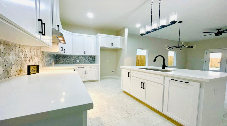 1426 Los Estribos Dr., LAREDO, Texas 78046, 3 Bedrooms Bedrooms, 5 Rooms Rooms,2 BathroomsBathrooms,Residential,For Rent,1426 Los Estribos Dr.,20261113