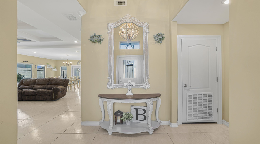 5409 Belmont Dr., Laredo, Texas 78043, 4 Bedrooms Bedrooms, 5 Rooms Rooms,2 BathroomsBathrooms,Residential,For Sale,5409 Belmont Dr.,20261115