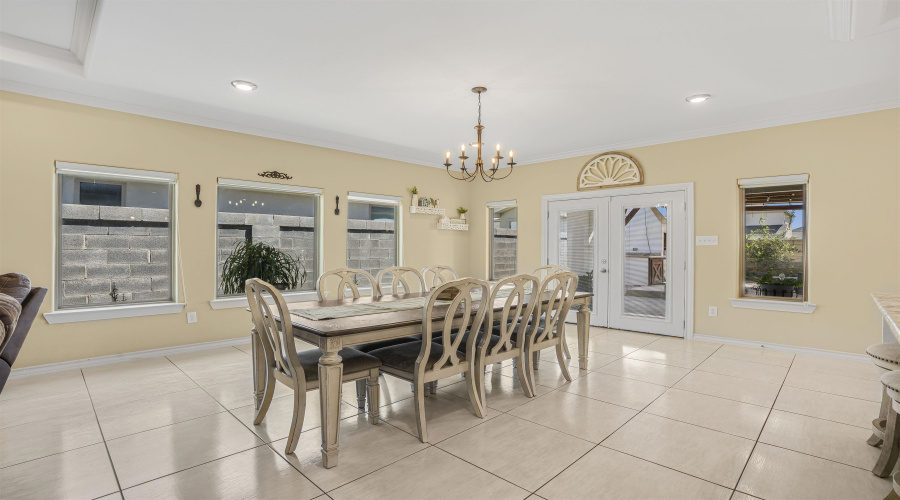 5409 Belmont Dr., Laredo, Texas 78043, 4 Bedrooms Bedrooms, 5 Rooms Rooms,2 BathroomsBathrooms,Residential,For Sale,5409 Belmont Dr.,20261115