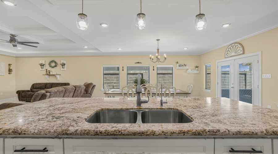 5409 Belmont Dr., Laredo, Texas 78043, 4 Bedrooms Bedrooms, 5 Rooms Rooms,2 BathroomsBathrooms,Residential,For Sale,5409 Belmont Dr.,20261115