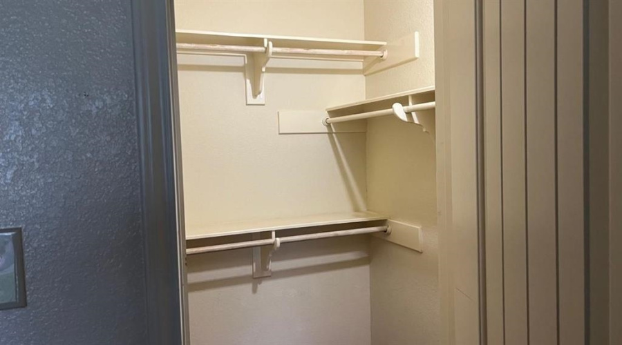 1609 Saldana Ave, LAREDO, Texas 78041, 3 Bedrooms Bedrooms, 5 Rooms Rooms,2 BathroomsBathrooms,Residential,For Rent,1609 Saldana Ave,20261116