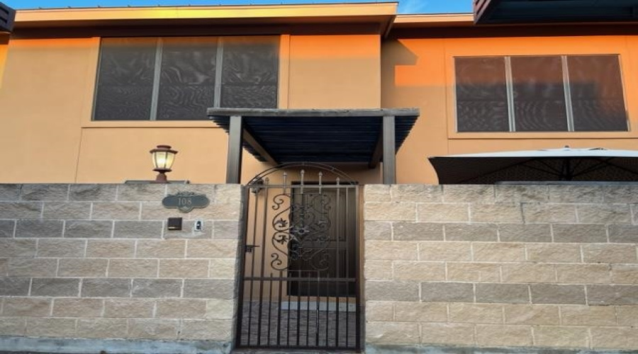 1609 Saldana Ave, LAREDO, Texas 78041, 2 Bedrooms Bedrooms, 3 Rooms Rooms,1 BathroomBathrooms,Residential,For Sale,1609 Saldana Ave,20261120