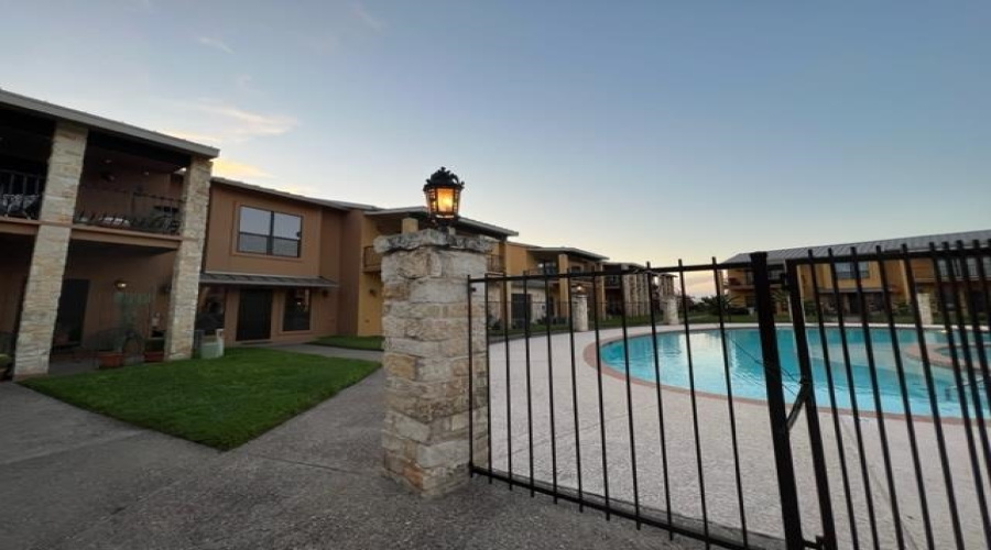 1609 Saldana Ave, LAREDO, Texas 78041, 2 Bedrooms Bedrooms, 3 Rooms Rooms,1 BathroomBathrooms,Residential,For Sale,1609 Saldana Ave,20261120