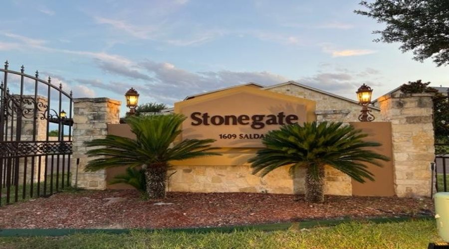 1609 Saldana Ave, LAREDO, Texas 78041, 2 Bedrooms Bedrooms, 3 Rooms Rooms,1 BathroomBathrooms,Residential,For Sale,1609 Saldana Ave,20261120