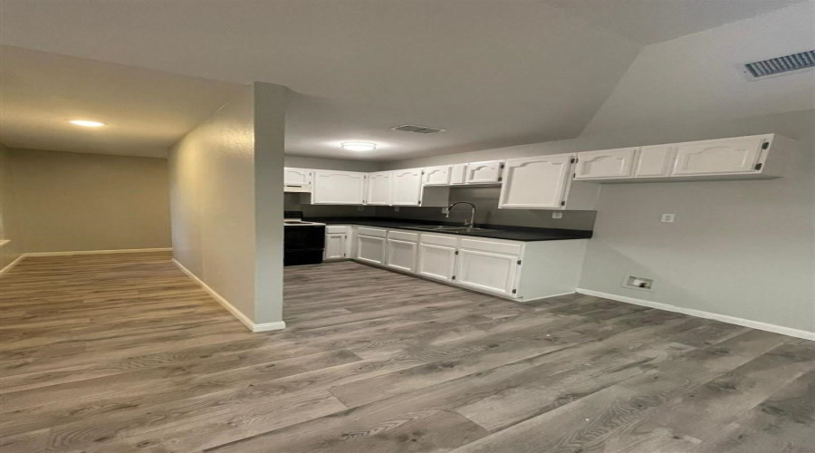 506 Shiloh Dr, Laredo, Texas 78045-0000, 3 Bedrooms Bedrooms, 5 Rooms Rooms,2 BathroomsBathrooms,Residential,For Rent,506 Shiloh Dr,20261121