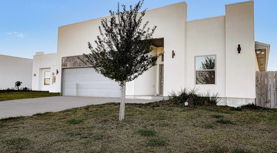 5410 Travesia Ct., Laredo, Texas 78046, 3 Bedrooms Bedrooms, 4 Rooms Rooms,2 BathroomsBathrooms,Residential,For Rent,5410 Travesia Ct.,20261123