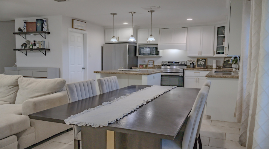 4305 Alina Dr., Laredo, Texas 78046, 3 Bedrooms Bedrooms, 5 Rooms Rooms,2 BathroomsBathrooms,Residential,For Rent,4305 Alina Dr.,20261125