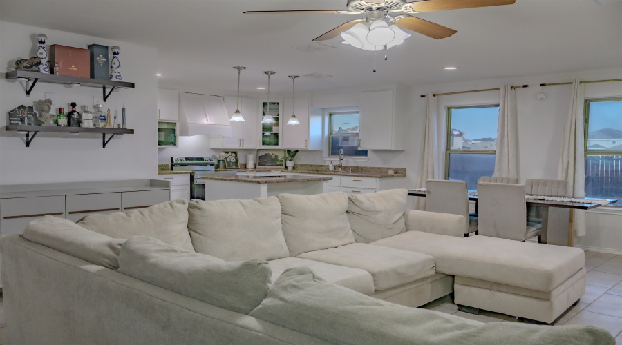 4305 Alina Dr., Laredo, Texas 78046, 3 Bedrooms Bedrooms, 5 Rooms Rooms,2 BathroomsBathrooms,Residential,For Rent,4305 Alina Dr.,20261125