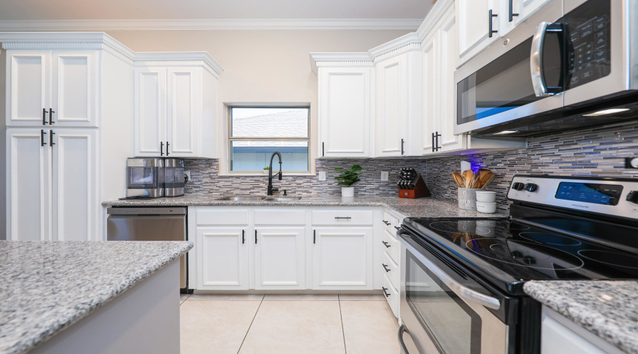 212 Bur Oak Dr, Laredo, Texas 78045, 3 Bedrooms Bedrooms, 6 Rooms Rooms,2 BathroomsBathrooms,Residential,For Sale,212 Bur Oak Dr,20261126