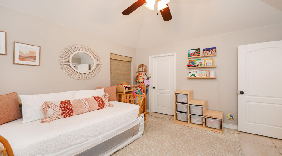 212 Bur Oak Dr, Laredo, Texas 78045, 3 Bedrooms Bedrooms, 6 Rooms Rooms,2 BathroomsBathrooms,Residential,For Sale,212 Bur Oak Dr,20261126