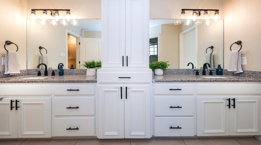 212 Bur Oak Dr, Laredo, Texas 78045, 3 Bedrooms Bedrooms, 6 Rooms Rooms,2 BathroomsBathrooms,Residential,For Sale,212 Bur Oak Dr,20261126