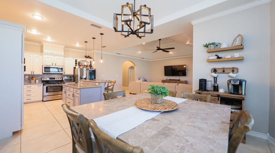 212 Bur Oak Dr, Laredo, Texas 78045, 3 Bedrooms Bedrooms, 6 Rooms Rooms,2 BathroomsBathrooms,Residential,For Sale,212 Bur Oak Dr,20261126