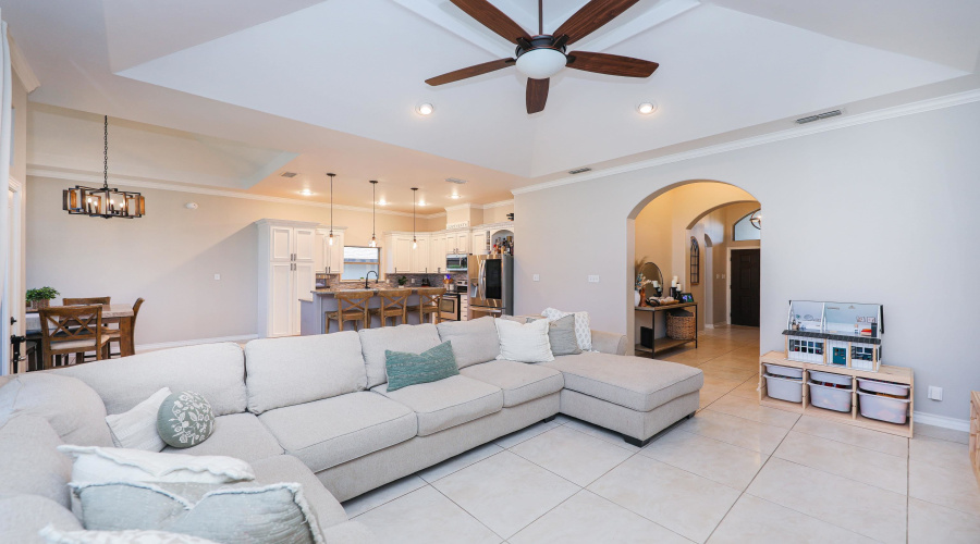 212 Bur Oak Dr, Laredo, Texas 78045, 3 Bedrooms Bedrooms, 6 Rooms Rooms,2 BathroomsBathrooms,Residential,For Sale,212 Bur Oak Dr,20261126