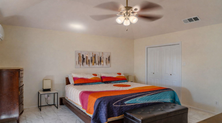 8601 Oakridge Lp, Laredo, Texas 78045, 4 Bedrooms Bedrooms, 5 Rooms Rooms,2 BathroomsBathrooms,Residential,For Sale,8601 Oakridge Lp,20261127