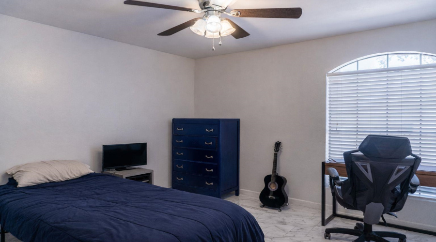 8601 Oakridge Lp, Laredo, Texas 78045, 4 Bedrooms Bedrooms, 5 Rooms Rooms,2 BathroomsBathrooms,Residential,For Sale,8601 Oakridge Lp,20261127