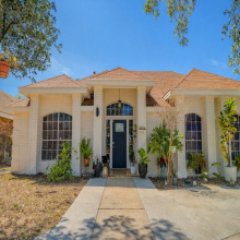 8601 Oakridge Lp, Laredo, Texas 78045, 4 Bedrooms Bedrooms, 5 Rooms Rooms,2 BathroomsBathrooms,Residential,For Sale,8601 Oakridge Lp,20261127