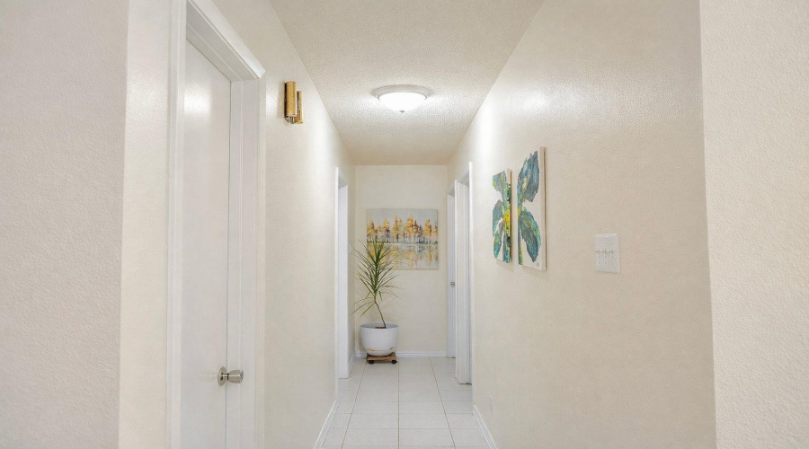 8601 Oakridge Lp, Laredo, Texas 78045, 4 Bedrooms Bedrooms, 5 Rooms Rooms,2 BathroomsBathrooms,Residential,For Sale,8601 Oakridge Lp,20261127