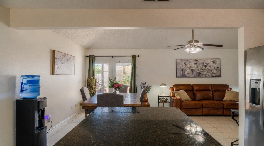 8601 Oakridge Lp, Laredo, Texas 78045, 4 Bedrooms Bedrooms, 5 Rooms Rooms,2 BathroomsBathrooms,Residential,For Sale,8601 Oakridge Lp,20261127