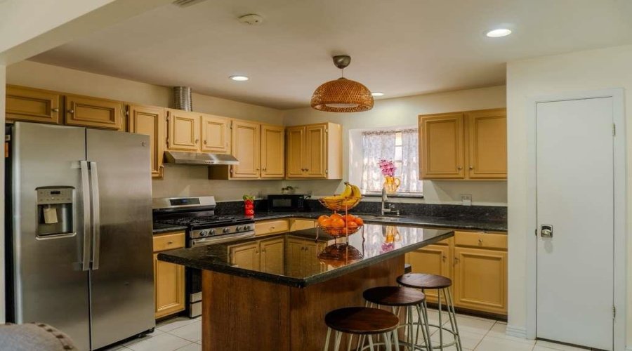 8601 Oakridge Lp, Laredo, Texas 78045, 4 Bedrooms Bedrooms, 5 Rooms Rooms,2 BathroomsBathrooms,Residential,For Sale,8601 Oakridge Lp,20261127