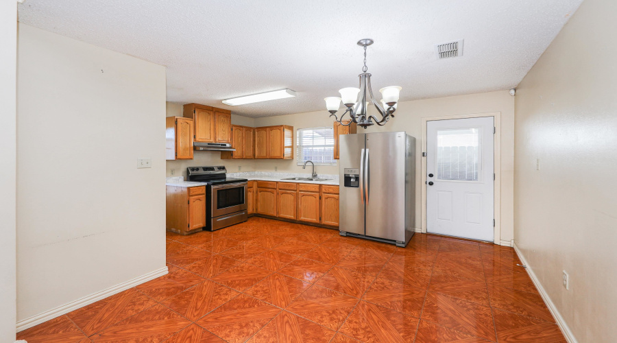 711 Royal Palm Dr, Laredo, Texas 78045, 3 Bedrooms Bedrooms, 5 Rooms Rooms,2 BathroomsBathrooms,Residential,For Sale,711 Royal Palm Dr,20261128