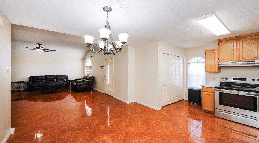 711 Royal Palm Dr, Laredo, Texas 78045, 3 Bedrooms Bedrooms, 5 Rooms Rooms,2 BathroomsBathrooms,Residential,For Sale,711 Royal Palm Dr,20261128