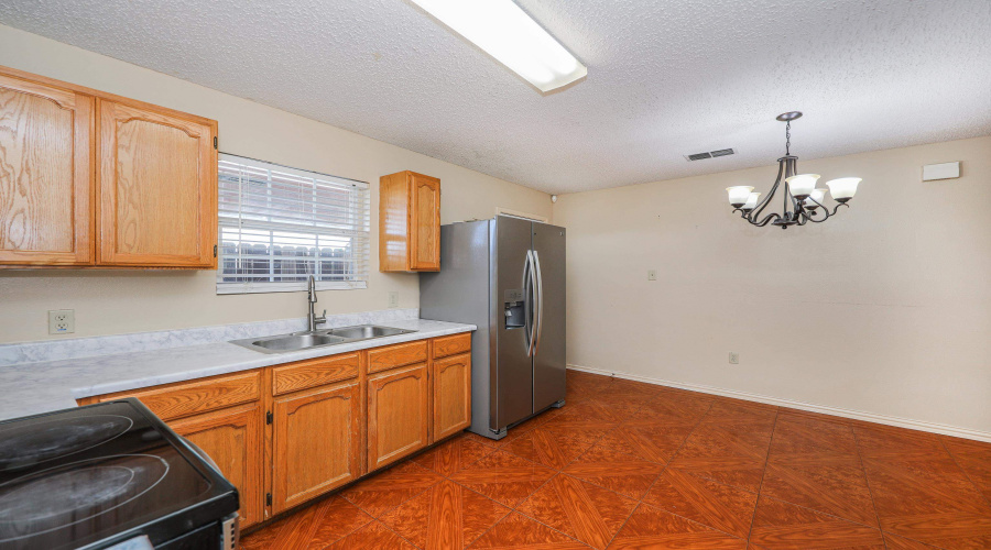 711 Royal Palm Dr, Laredo, Texas 78045, 3 Bedrooms Bedrooms, 5 Rooms Rooms,2 BathroomsBathrooms,Residential,For Sale,711 Royal Palm Dr,20261128