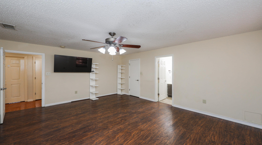 711 Royal Palm Dr, Laredo, Texas 78045, 3 Bedrooms Bedrooms, 5 Rooms Rooms,2 BathroomsBathrooms,Residential,For Sale,711 Royal Palm Dr,20261128