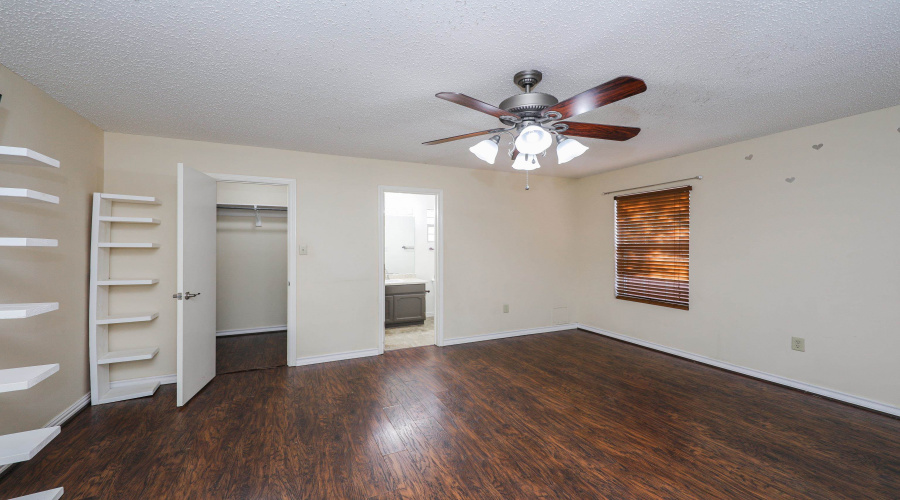 711 Royal Palm Dr, Laredo, Texas 78045, 3 Bedrooms Bedrooms, 5 Rooms Rooms,2 BathroomsBathrooms,Residential,For Sale,711 Royal Palm Dr,20261128