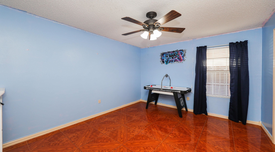 711 Royal Palm Dr, Laredo, Texas 78045, 3 Bedrooms Bedrooms, 5 Rooms Rooms,2 BathroomsBathrooms,Residential,For Sale,711 Royal Palm Dr,20261128