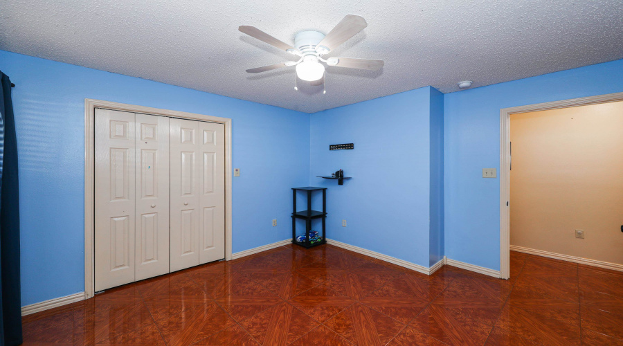 711 Royal Palm Dr, Laredo, Texas 78045, 3 Bedrooms Bedrooms, 5 Rooms Rooms,2 BathroomsBathrooms,Residential,For Sale,711 Royal Palm Dr,20261128