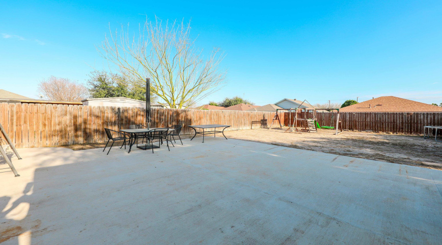711 Royal Palm Dr, Laredo, Texas 78045, 3 Bedrooms Bedrooms, 5 Rooms Rooms,2 BathroomsBathrooms,Residential,For Sale,711 Royal Palm Dr,20261128