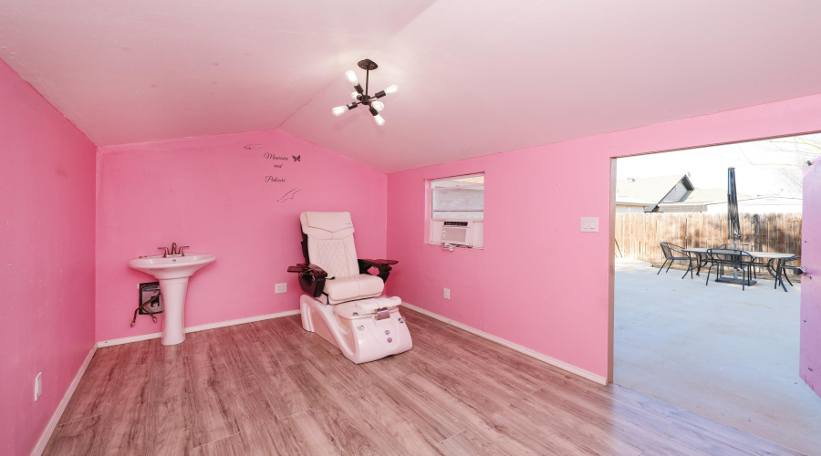 711 Royal Palm Dr, Laredo, Texas 78045, 3 Bedrooms Bedrooms, 5 Rooms Rooms,2 BathroomsBathrooms,Residential,For Sale,711 Royal Palm Dr,20261128