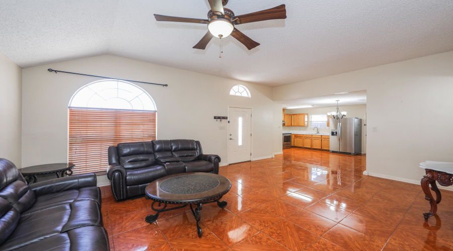 711 Royal Palm Dr, Laredo, Texas 78045, 3 Bedrooms Bedrooms, 5 Rooms Rooms,2 BathroomsBathrooms,Residential,For Sale,711 Royal Palm Dr,20261128