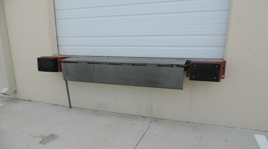 318 Crossroads St, Laredo, Texas 78045, 1 Bedroom Bedrooms, 1 Room Rooms,2 BathroomsBathrooms,Commercial/industrial,For Rent,318 Crossroads St,20261134