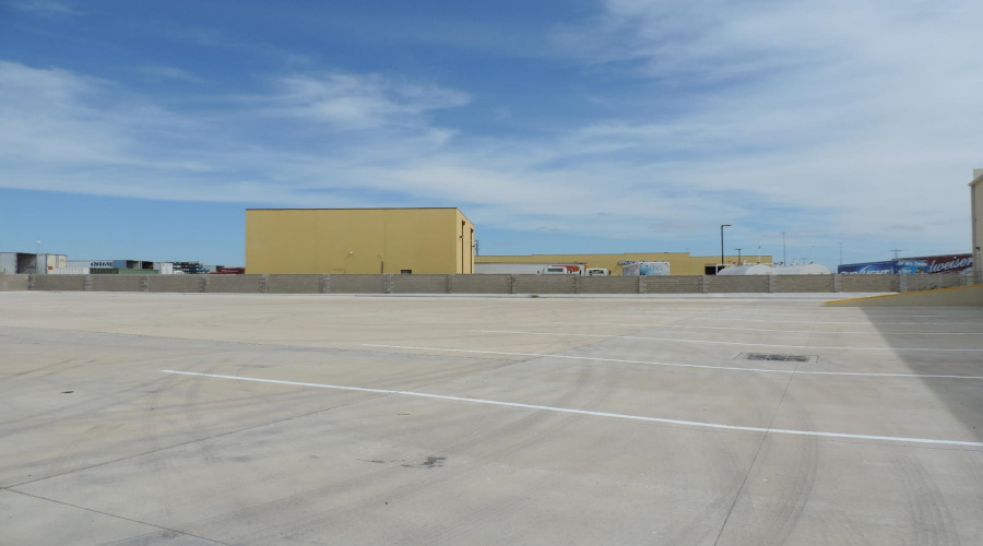 318 Crossroads St, Laredo, Texas 78045, 1 Bedroom Bedrooms, 1 Room Rooms,2 BathroomsBathrooms,Commercial/industrial,For Rent,318 Crossroads St,20261134