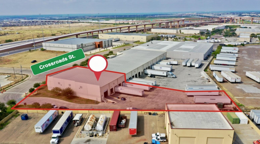 318 Crossroads St, Laredo, Texas 78045, 1 Bedroom Bedrooms, 1 Room Rooms,2 BathroomsBathrooms,Commercial/industrial,For Rent,318 Crossroads St,20261134