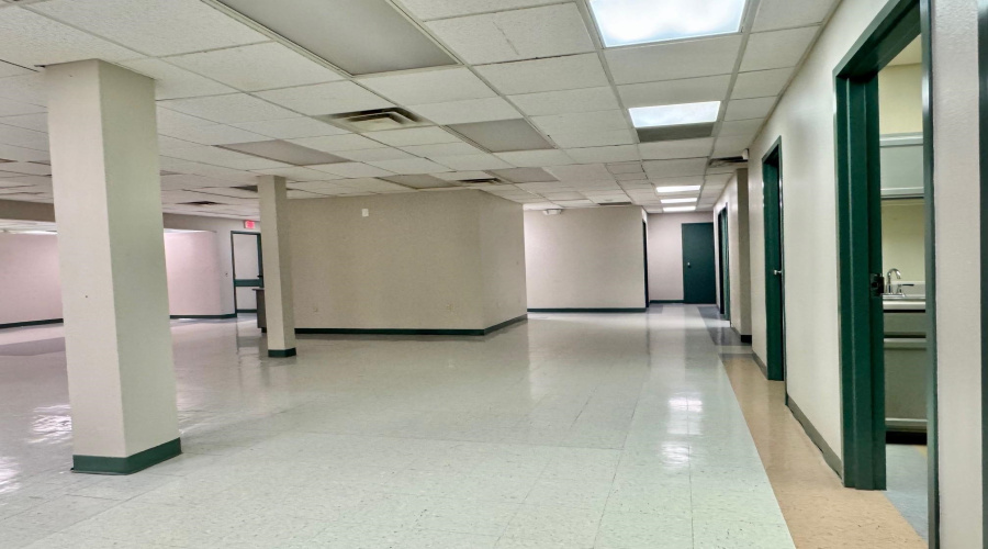 209 W Village Blvd, Laredo, Texas 78041, 11 Rooms Rooms,3 BathroomsBathrooms,Commercial retail/office,For Rent,209 W Village Blvd,20261129