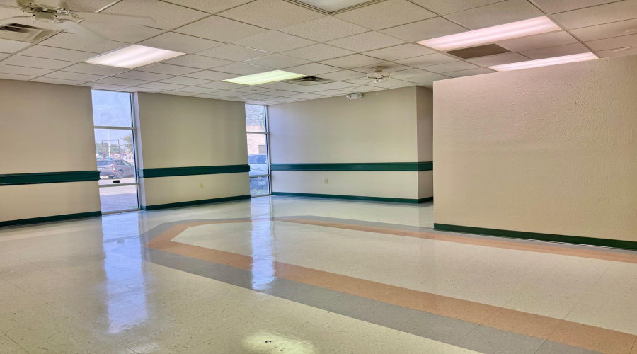 209 W Village Blvd, Laredo, Texas 78041, 11 Rooms Rooms,3 BathroomsBathrooms,Commercial retail/office,For Rent,209 W Village Blvd,20261129