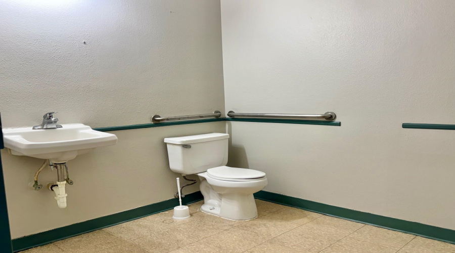 209 W Village Blvd, Laredo, Texas 78041, 11 Rooms Rooms,3 BathroomsBathrooms,Commercial retail/office,For Rent,209 W Village Blvd,20261129