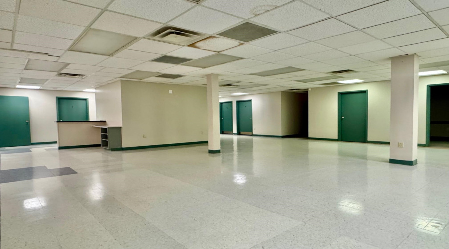 209 W Village Blvd, Laredo, Texas 78041, 11 Rooms Rooms,3 BathroomsBathrooms,Commercial retail/office,For Rent,209 W Village Blvd,20261129