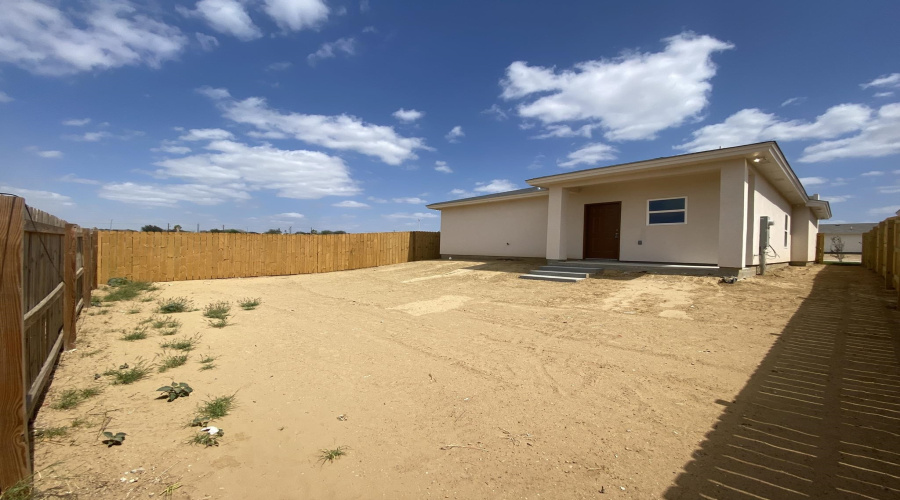 5218 Curuba Dr., LAREDO, Texas 78046, 3 Bedrooms Bedrooms, 4 Rooms Rooms,2 BathroomsBathrooms,Residential,For Sale,5218 Curuba Dr.,20261131