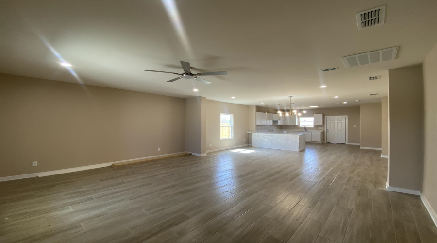 5218 Curuba Dr., LAREDO, Texas 78046, 3 Bedrooms Bedrooms, 4 Rooms Rooms,2 BathroomsBathrooms,Residential,For Sale,5218 Curuba Dr.,20261131