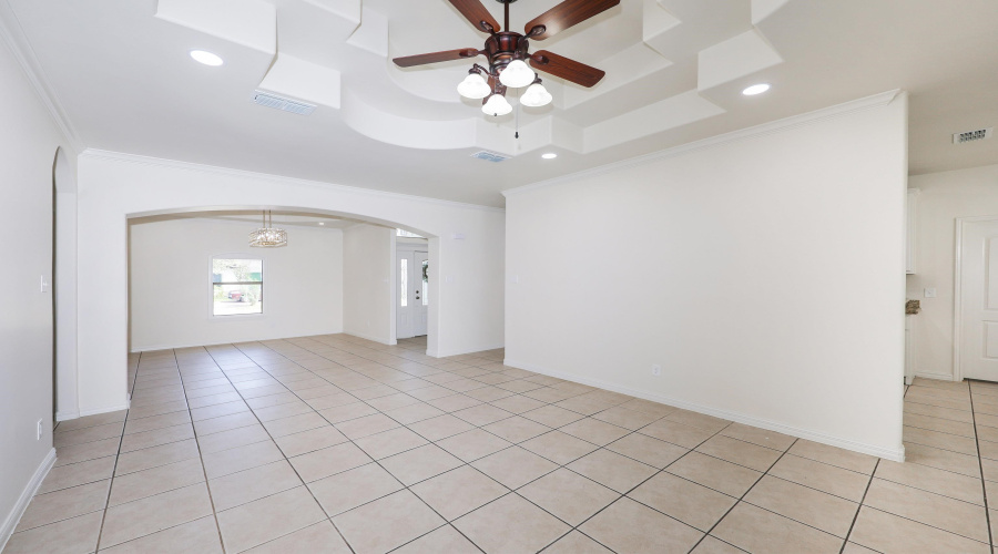 6631 Grande Bay Dr, Laredo, Texas 78041, 4 Bedrooms Bedrooms, 8 Rooms Rooms,3 BathroomsBathrooms,Residential,For Sale,6631 Grande Bay Dr,20261133