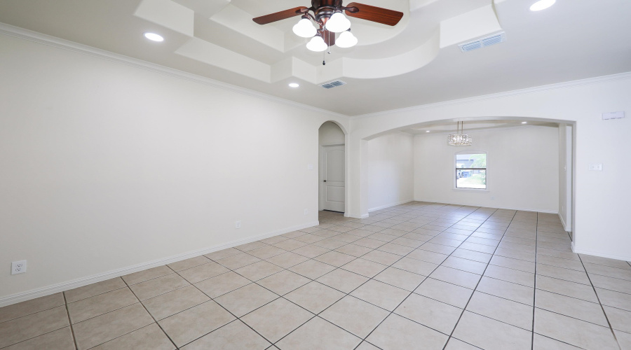 6631 Grande Bay Dr, Laredo, Texas 78041, 4 Bedrooms Bedrooms, 8 Rooms Rooms,3 BathroomsBathrooms,Residential,For Sale,6631 Grande Bay Dr,20261133